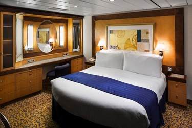 RCI, Serenade of the Seas, Owner's Suite 1 Bedroom 2.jpg